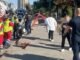 В Киеве автомобиль на скорости влетел в остановку с людьми, есть погибшие и травмированные (фото)
