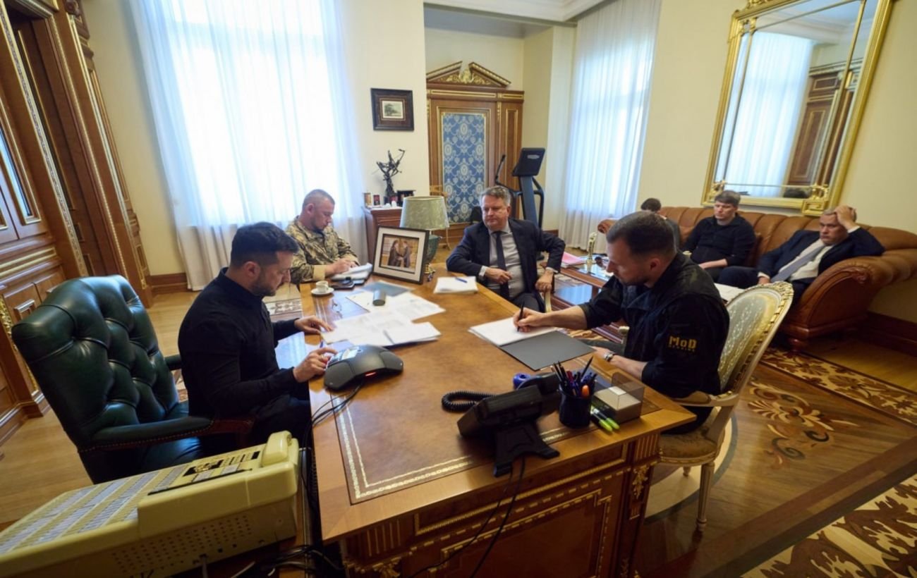 Макрон поможет Украине достать ракеты для Patriot, — Зеленский