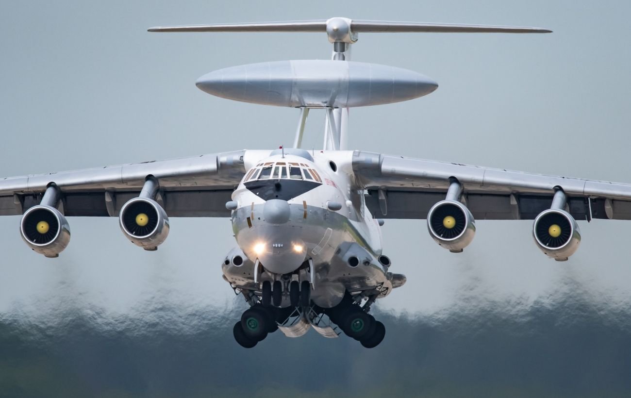 РФ испугалась украинских ракет и подняла в небо почти все самолеты А-50У