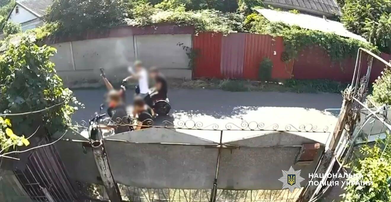 Стрельба ради развлечения: 16-летний парень открыл огонь в частном секторе Одессы