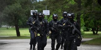 В Словакии готовили поджог завода с дронами: полиция задержала троих иностранцев