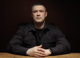 Эксминистр обороны Федоров призвал провести выборы: как отреагировали митингующие