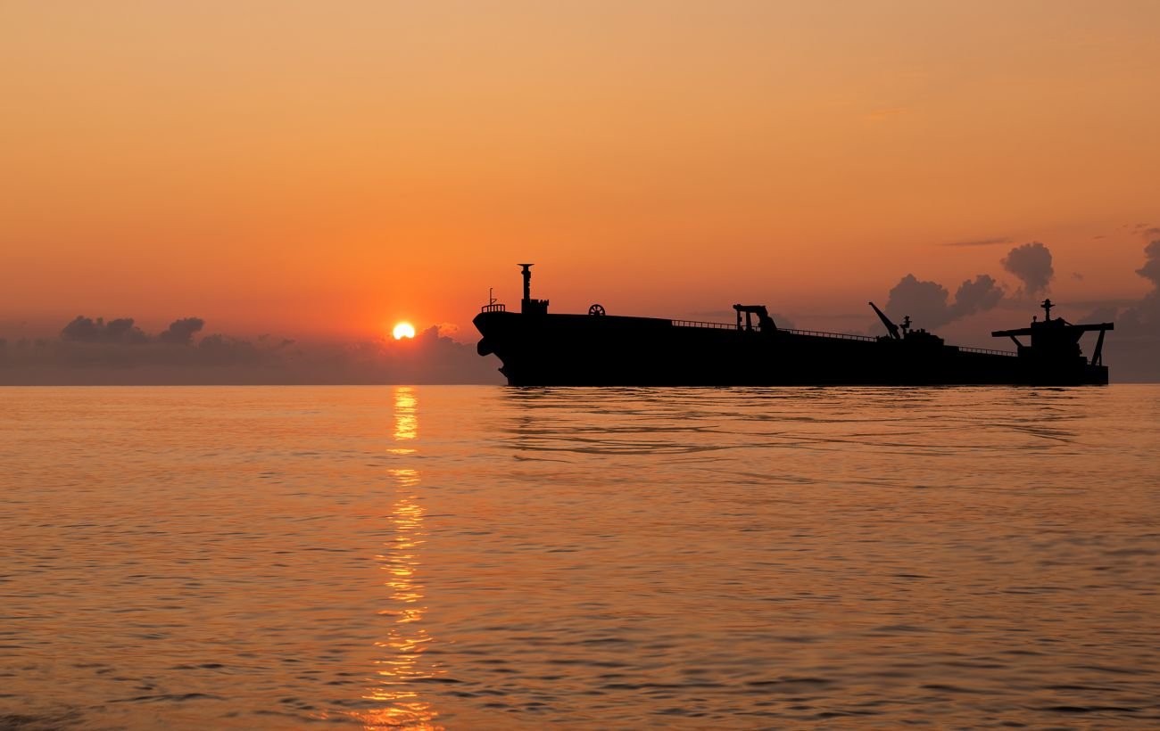 В Черном море атаковали судно Греции с российской нефтью, — Bloomberg