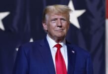 Трамп поздравил Украину с Днем Независимости и призвал к миру: Зеленский показал письмо