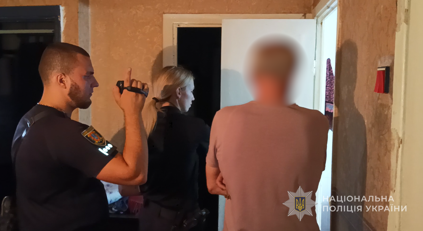 Задушил мать из-за пенсионной карты: правоохранители расследуют убийство в Одессе