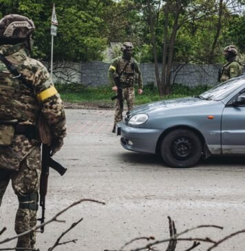 Транспорт ловят на слух. РФ применяет новую тактику с дронами на фронте (видео)