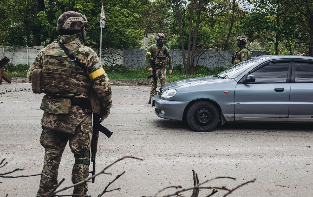 Транспорт ловят на слух. РФ применяет новую тактику с дронами на фронте (видео)
