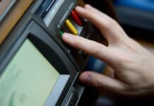Рада вновь провалила налог на посылки стоимостью до €150