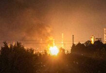 "Глубокого тыла не существует": Украина за сутки поразила НПЗ, аэродромы и базу "шахедов" в рф — Минобороны