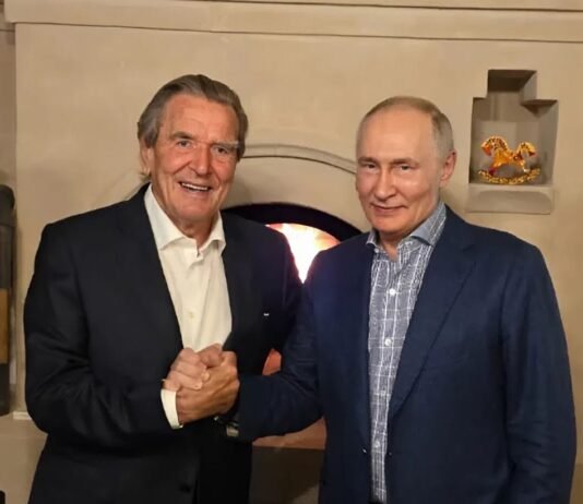 Путин пригласил Шредера домой на День рождения