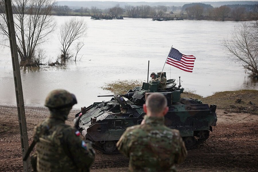«Напоминает хаос»: США срочно эвакуировали часть дипломатов из стран Ближнего Востока, — CNN