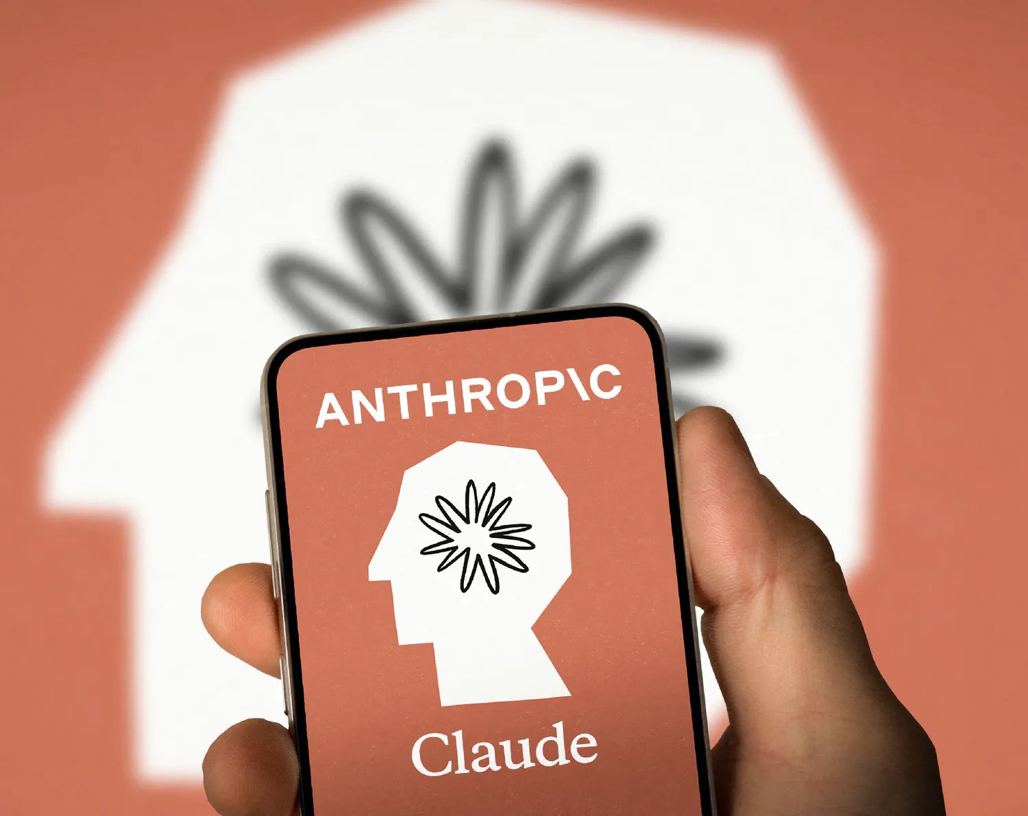 За оскорбления Claude можно потерять доступ — Anthropic вводит новые правила