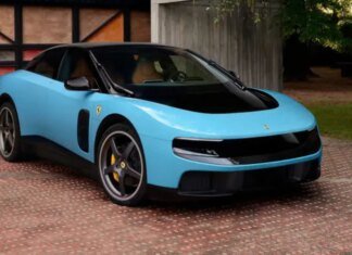 Джефф Безос подтолкнул Ferrari к созданию первого электромобиля одним разговором
