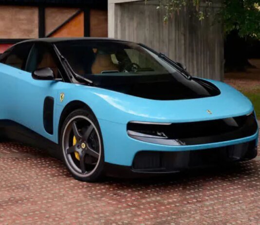 Джефф Безос подтолкнул Ferrari к созданию первого электромобиля одним разговором