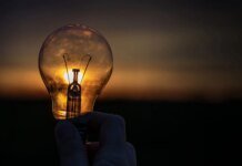 Еще один день с графиками — как будут отключать свет в Украине в субботу
