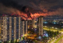 "Белые ночи" в Петербурге: дроны атаковали нефтяной терминал и дата-центр VK