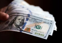 Доллар побил исторический рекорд в Украине: что происходит с курсом валют