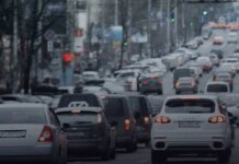 В Киеве ограничат рост цен на такси во время тревог — Корецкий