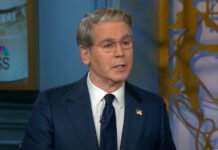 Министр финансов США сделал громкое заявление об окончании войны и трижды не смог назвать Украину союзником