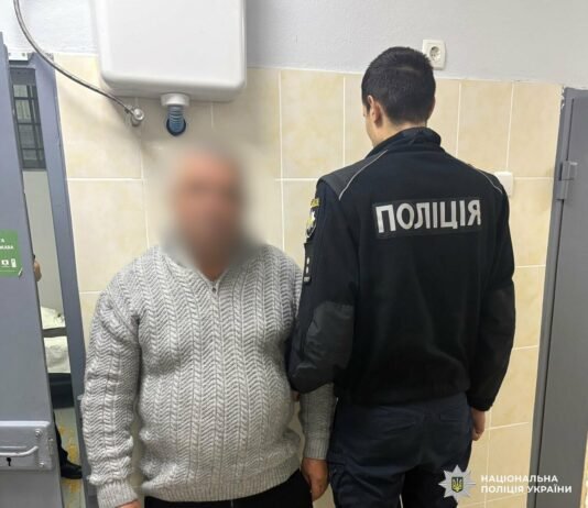 Не пришел на работу — получил ножом в грудь: в Одесской области мужчину подозревают в покушении на убийство