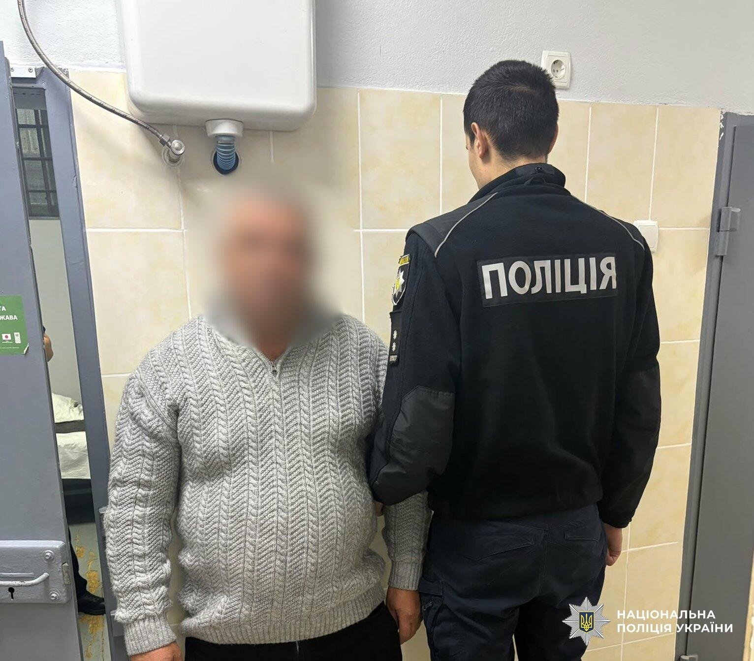 Не пришел на работу — получил ножом в грудь: в Одесской области мужчину подозревают в покушении на убийство