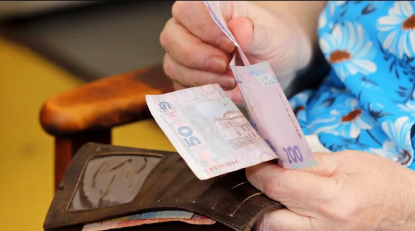 Пенсионерам дали время до 31 декабря: ПФУ назвал четыре способа пройти обязательную проверку