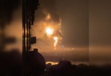 «Столб огня высотой в десятки метров»: в Ростове взорвался еще один резервуар нефтетопливного терминала (видео)