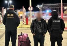 Миграционные проверки в Одесской области: одного мужчину депортировали, другого оставили под наблюдением
