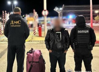 Миграционные проверки в Одесской области: одного мужчину депортировали, другого оставили под наблюдением