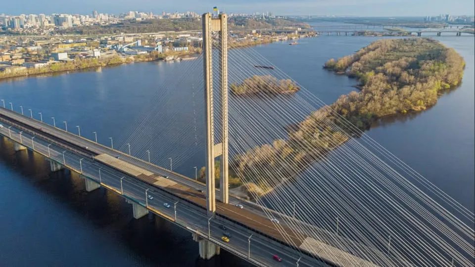 Атака на Южный мост: в Киеве изменили схему движения авто и поездов «зеленой» линии метро