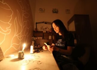 Отключения света станут менее жесткими: какими будут графики 15 октября