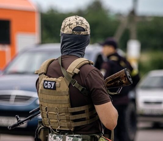 Трое мужчин готовили целую серию терактов в ТЦК Киева, — СБУ