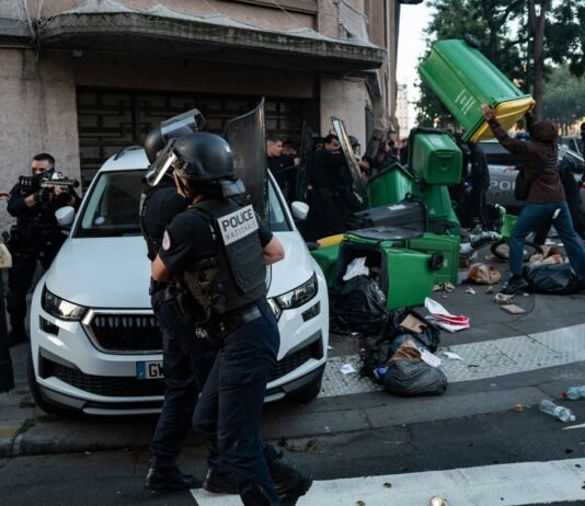 Во Франции во время протестов задержали более 1800 человек, митинги охватили соседнюю страну
