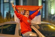 «Студенты» обошли Вучича: в Сербии подсчитали почти все голоса на парламентских выборах