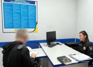 Бил по голове и вытянул за шею: в Одесской области будут судить преподавателя