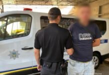 15 лет за дешевую цепочку: в Одессе будут судить нападающего с пистолетом