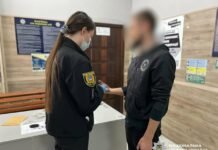 В Одессе работника почты подозревают в присвоении 450 тысяч гривен: подробности