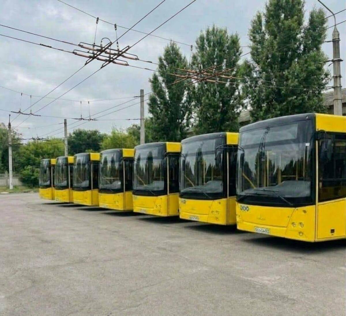Одесса получила семь автобусов из Днепра: на каких маршрутах они будут работать