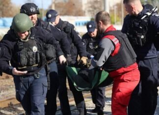 Удар РФ по железнодорожному вокзалу в Днепре: Зеленский показал фото и видео последствий