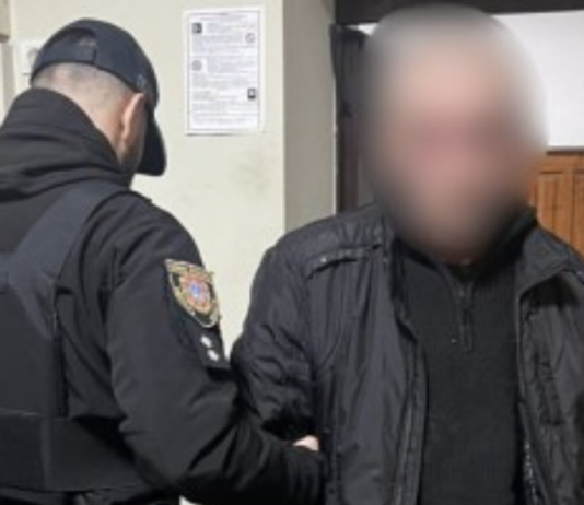 Несколько ударов ножом: 60-летний иностранец подозревается в нападении на одессита
