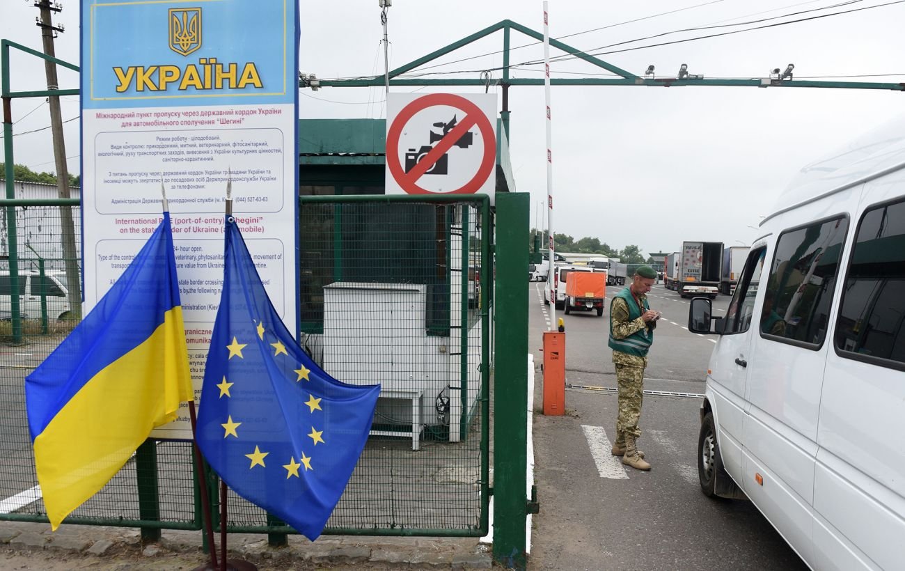 Пограничный контроль Украины могут перенести в Польшу из-за ударов России по КПП