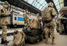 Военное положение и мобилизацию в Украине снова продолжат: какая новая дата