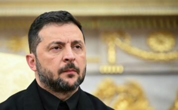 Зеленский объяснил, собирается ли уходить в отставку
