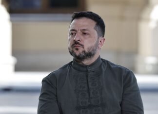«З нас хватит»: Зеленский заявил, что Украина снова будет бить по НПЗ России