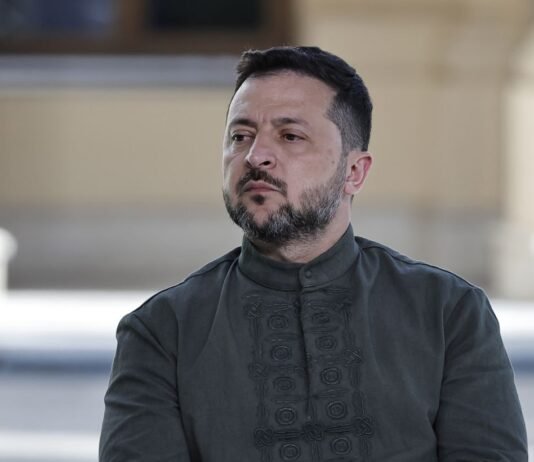 «З нас хватит»: Зеленский заявил, что Украина снова будет бить по НПЗ России